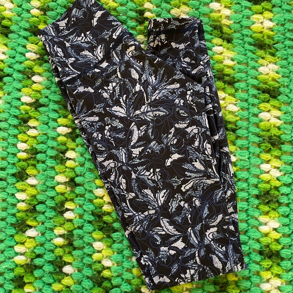 Lululemon wunder under size 2